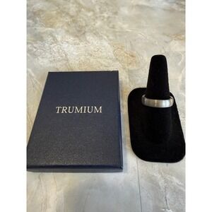 Trumium‎ Tungsten Carbide Men's Ring Band Silver Tone Size 8.5 with Box